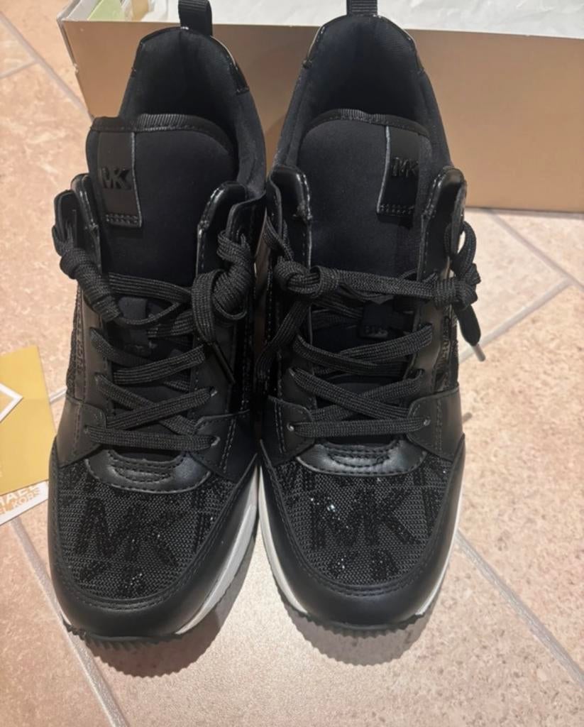 Michael kors sneakers maat 37 orgineel, Kleding | Dames, Schoenen, Zwart, Ophalen of Verzenden, V, V