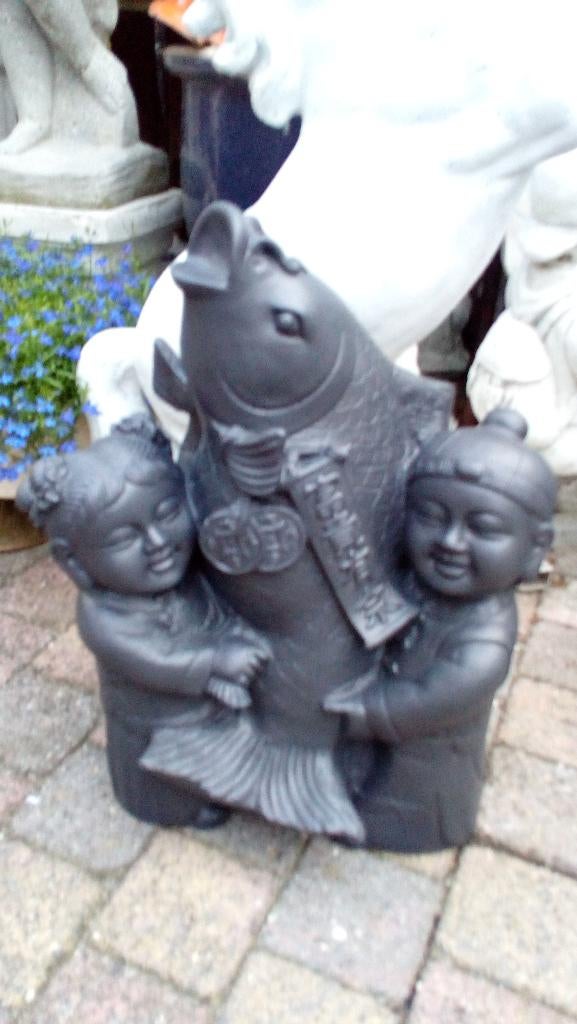 Boeddha kinderen met koy van beton, Ophalen, Gebruikt, Beton, Boeddhabeeld