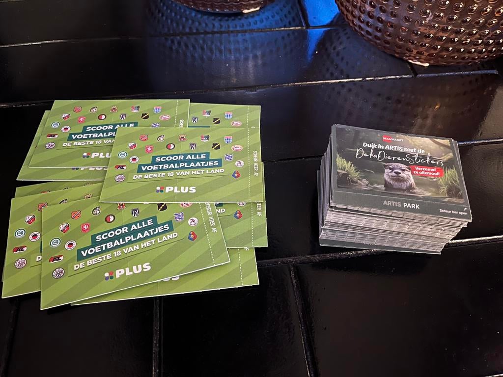 Setje PLUS voetbalplaatjes en DekaMarkt dierenstickers, Plus, Ophalen