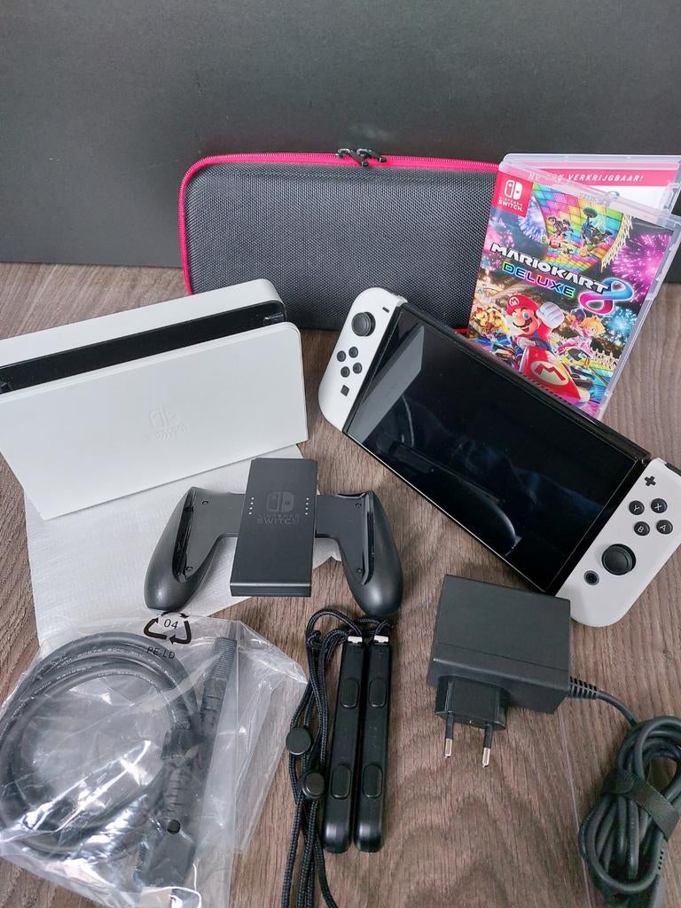 Nintendo Switch OLED 2024 | 100% NIEUWSTAAT + Mario Kart, Ophalen of Verzenden, Zo goed als nieuw, Met 2 controllers, Switch OLED