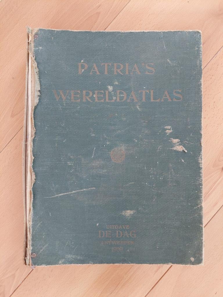 Patria's Wereldatlas - Uitgave De Dag Antwerpen 1938, Boeken, Atlassen en Landkaarten, Gelezen, Overige atlassen, Ophalen of Verzenden
