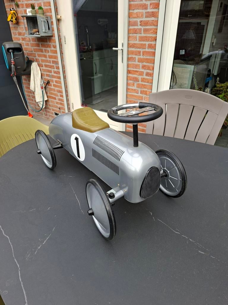 Metalen loopauto grijs met nummer 1, Ophalen