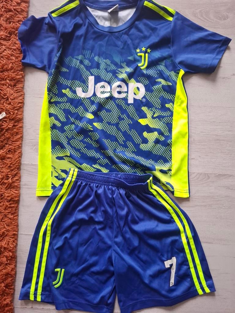 Juventus Ronaldo voetbaltenue (shirt + broekje), Ophalen, Gebruikt, Juventus, Jongen