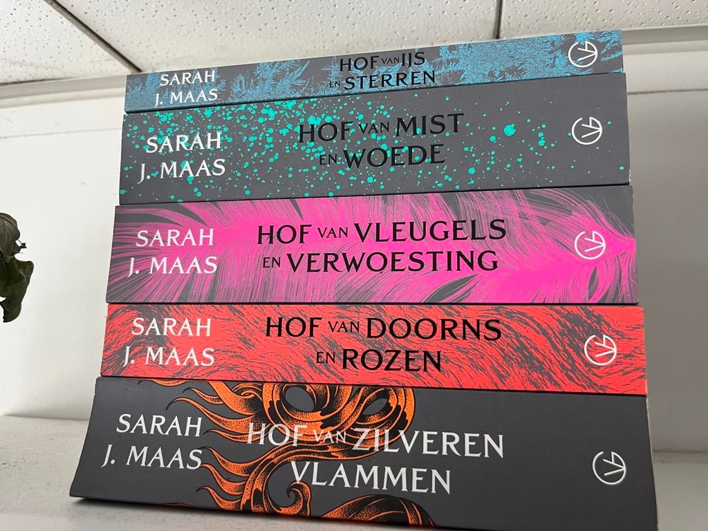 Complete set: Hof van Doorns en Rozen - Sarah J. Maas, Boeken, Fantasy, Ophalen of Verzenden, Zo goed als nieuw