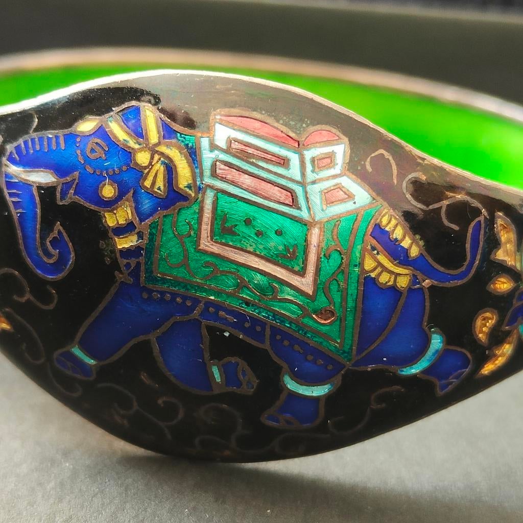 Mooie Rajasthani zilveren 925 en felgekleurde emaille olifan, Ophalen of Verzenden, Gebruikt, Blauw, Zilver