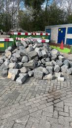 Basalt keien, Ophalen, Zo goed als nieuw, Basalt