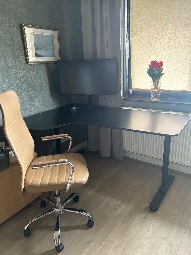 Ikea Bekant hoekbureau, Huis en Inrichting, Bureaus, Ophalen, Zwart, Gebruikt, Hout