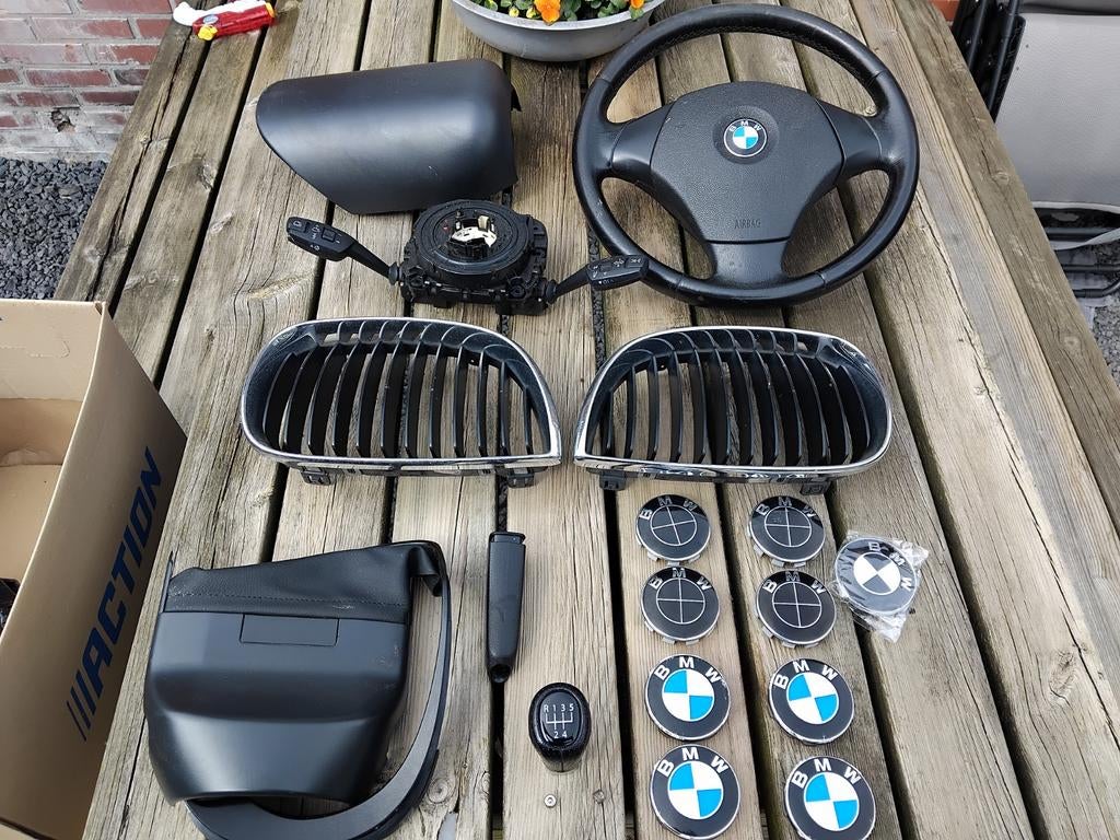 BMW onderdelen: stuur, grilles, pookknop, emblemen, Ophalen of Verzenden