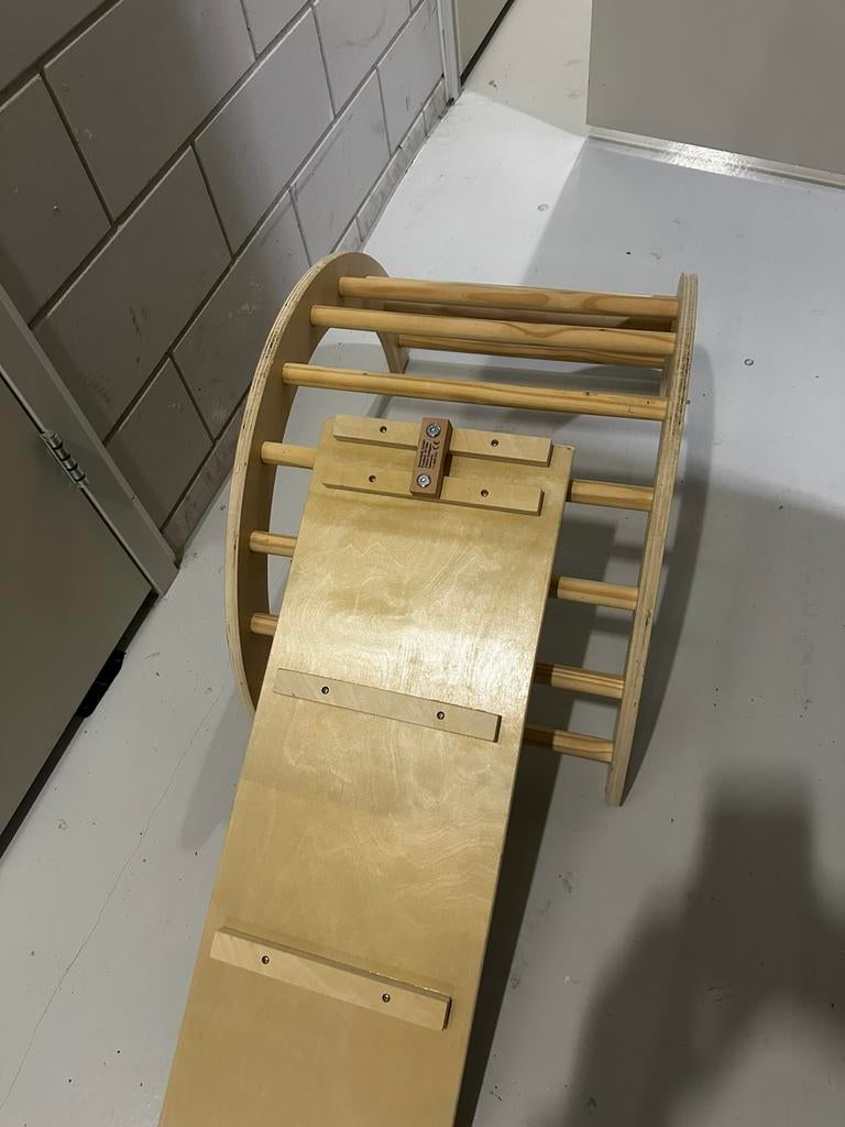 Klimrek met plank en grijze kussen, Ophalen, Zo goed als nieuw