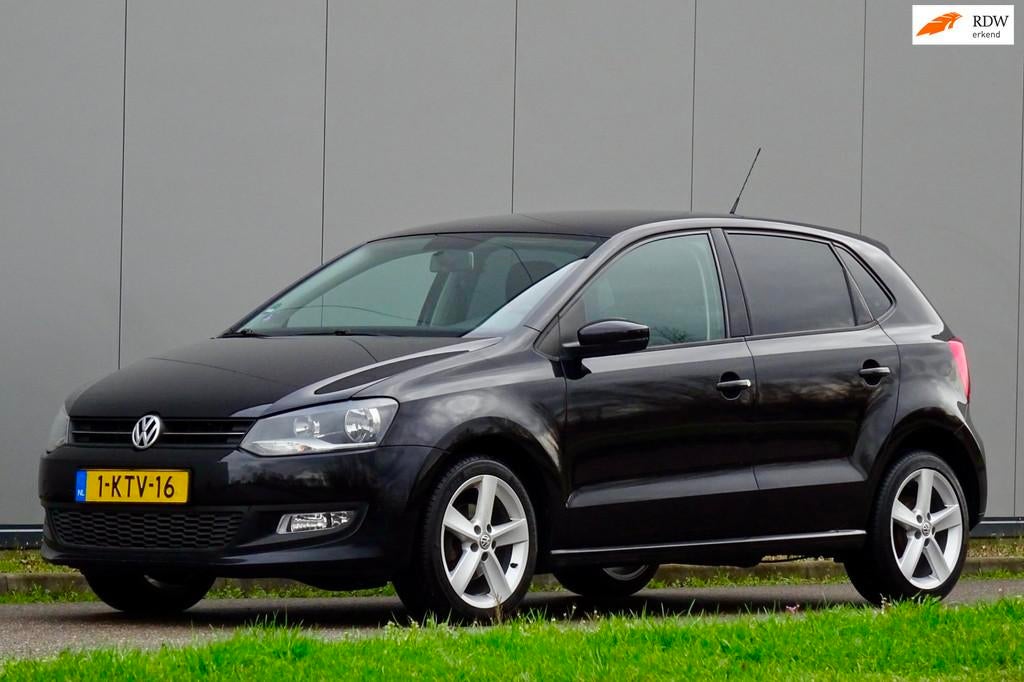 Volkswagen Polo 1.4 16V Highline /// SPORT /// 5-Drs / APK /, Auto's, Voorwielaandrijving, Zwart, Zwart, Bedrijf