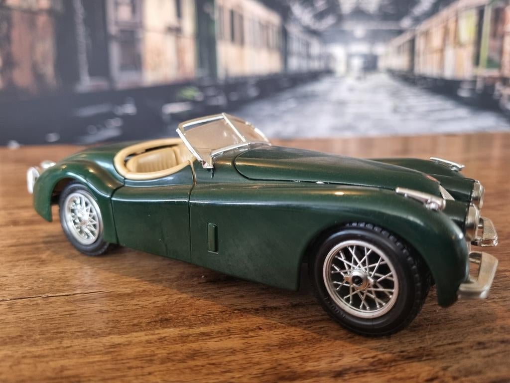 Jaguar XK120 Modelauto - Groen, Zo goed als nieuw, Ophalen of Verzenden, Zo goed als nieuw, Auto, Maisto