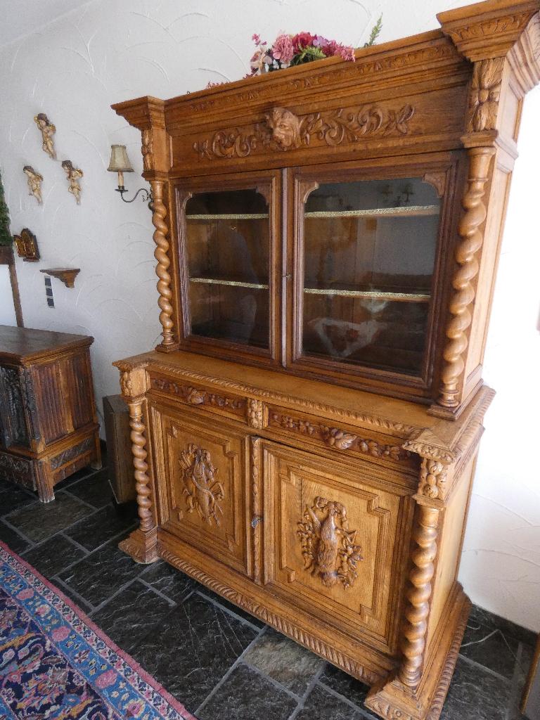 Antieke eiken buffetkast / vitrinekast – Henri II stijl, Antiek en Kunst, Ophalen