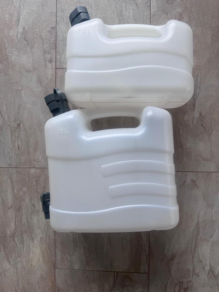 Kunststof Jerrycans 5 & 10 Liter, Ophalen, Gebruikt
