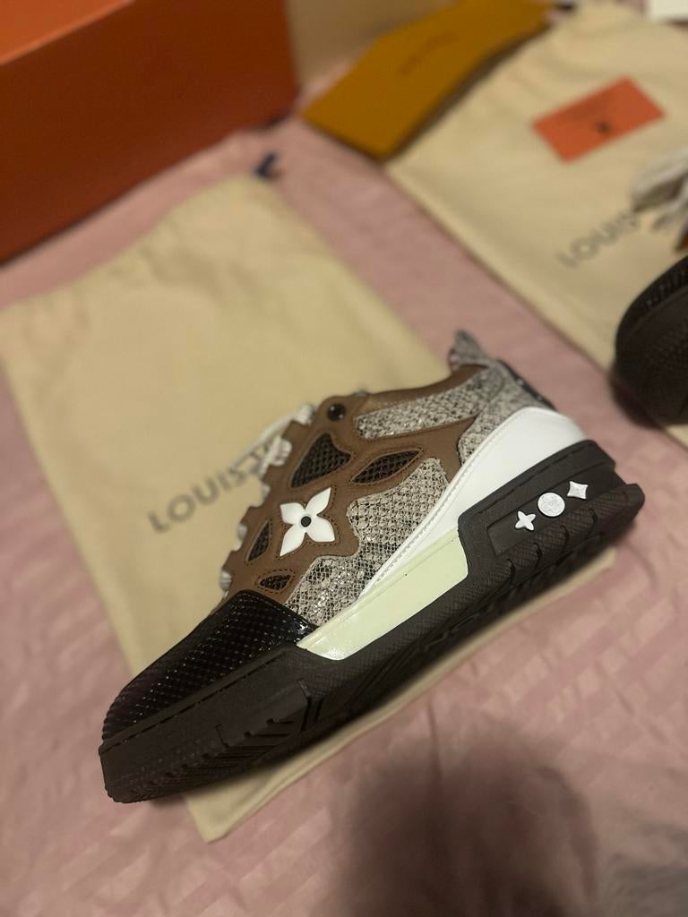Exclusieve Louis Vuitton Sneakers - Stijlvol & Comfortabel, Kleding | Heren, Schoenen, Ophalen of Verzenden, Zo goed als nieuw