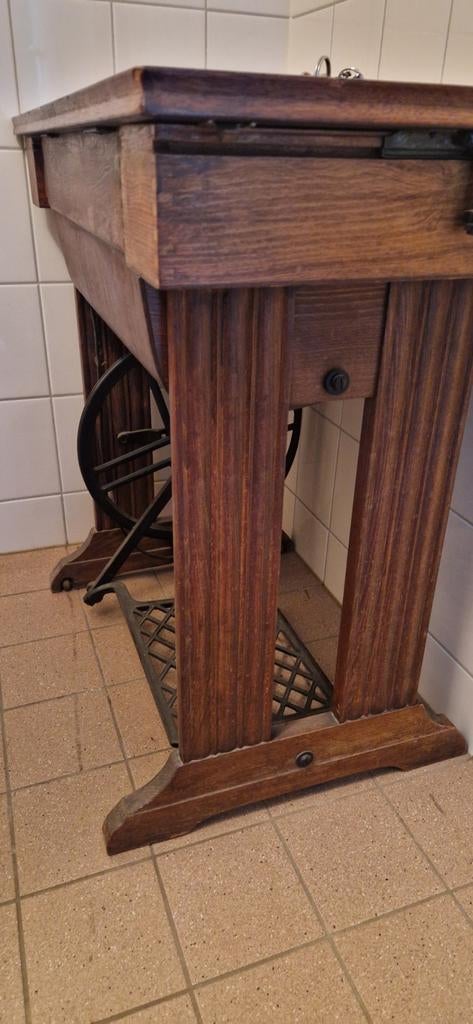 Pfaff naaimachine, Ophalen