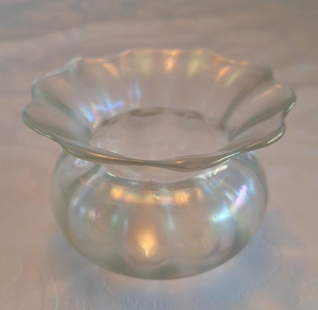 Art Nouveau iriserend glazen vaasje van John Walsh, Ophalen of Verzenden