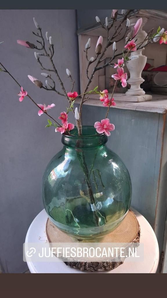 Recycled glas dikke groen glazen vaas, Ophalen of Verzenden, Minder dan 50 cm, Groen, Glas