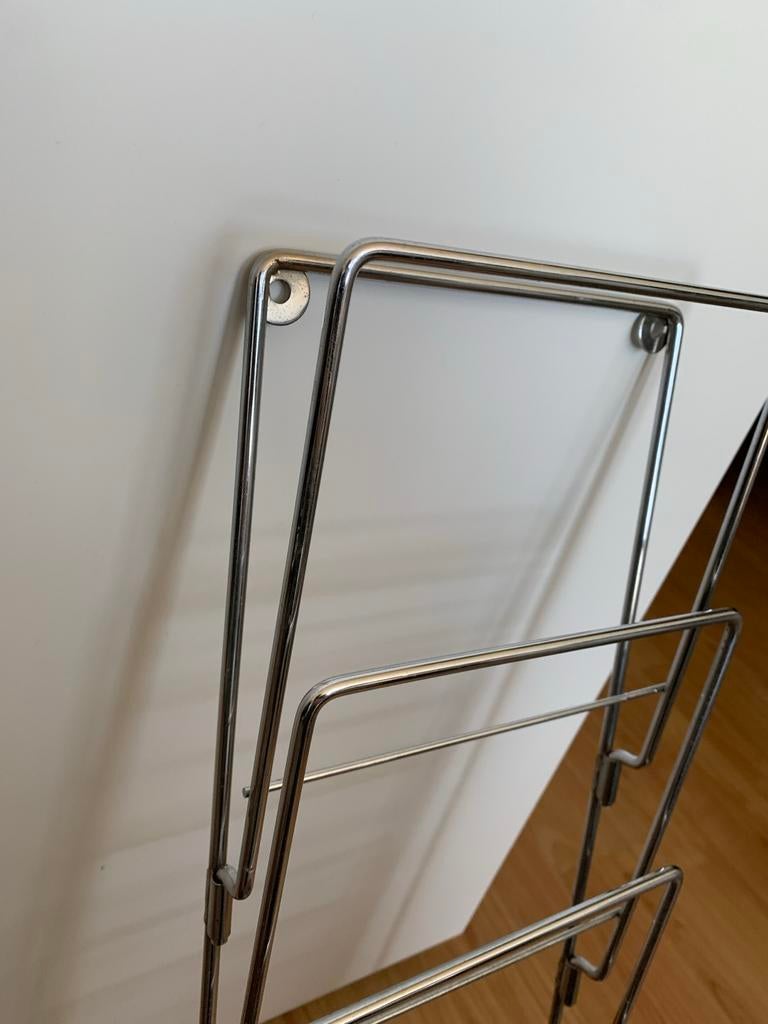 Metalen magazine rekje, Huis en Inrichting, Woonaccessoires | Krantenbakken en Lectuurbakken, Ophalen of Verzenden, Zo goed als nieuw