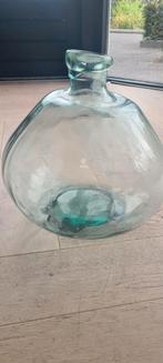 Leuke vaas, glas (iets groen tintje in het glas), Ophalen of Verzenden, Zo goed als nieuw, Glas, Minder dan 50 cm