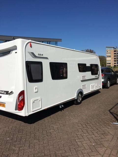 Elddis Affinity 554 uit 2017, Caravans en Kamperen, Mover, Vast bed, Elddis, Treinzit