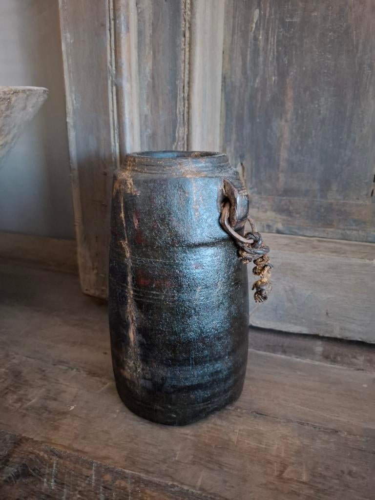 Uniek nepals kruikje met oortjes en een touwtje aan oortje, Ophalen of Verzenden, Zo goed als nieuw