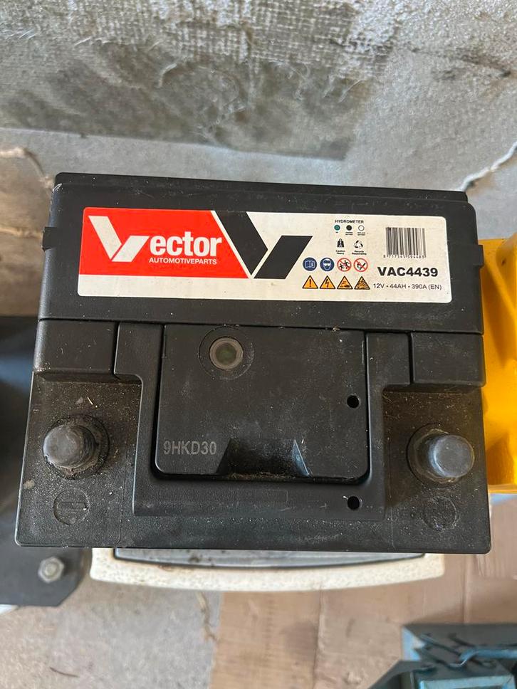 Vector Accu VAC4439 12V 44AH 390A, Auto-onderdelen, Accu's en Toebehoren, Universele onderdelen, Gebruikt, Ophalen of Verzenden