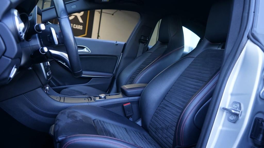 Mercedes-Benz CLA-klasse 180 AMG AUTOMAAT-ALCANTARA-CAMERA-C, Auto's, Mercedes-Benz, Gebruikt, 4 cilinders, 715 kg, 122 pk