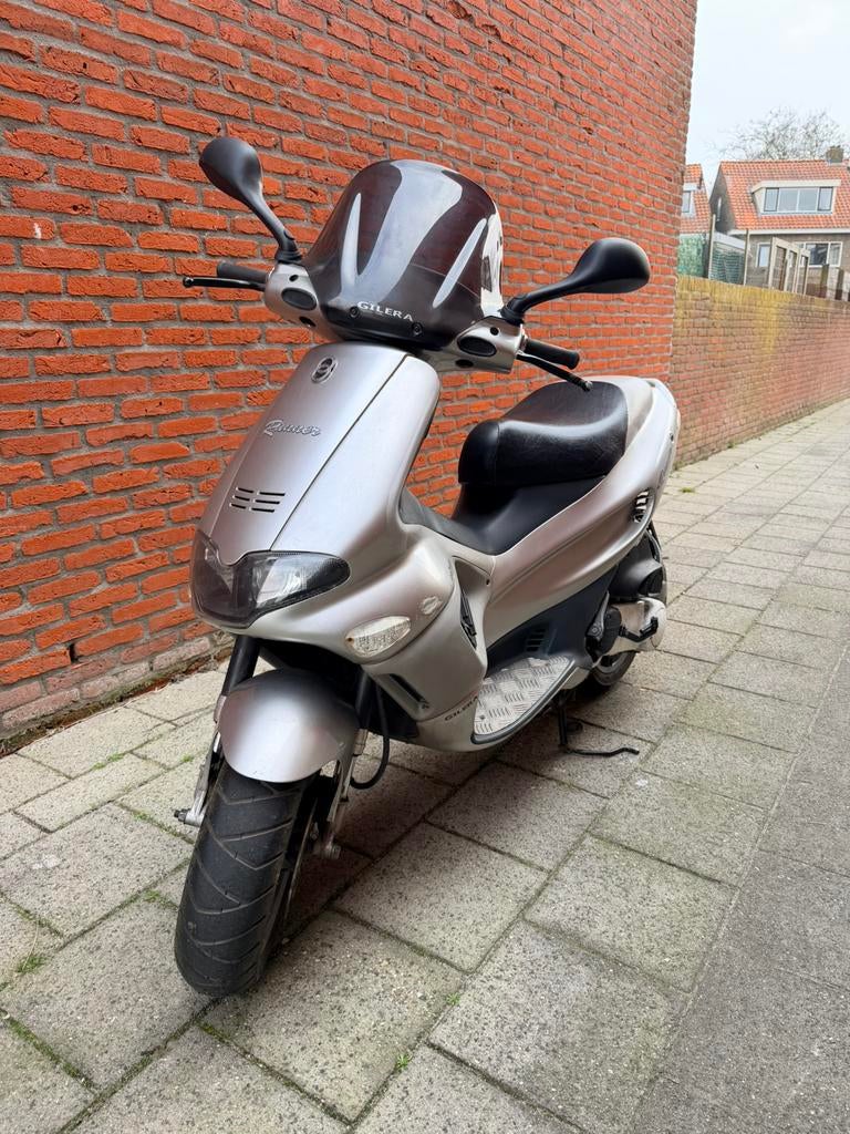 Gilera Runner 50cc DD Zilvergrijs, Ophalen, Zo goed als nieuw, Overige modellen