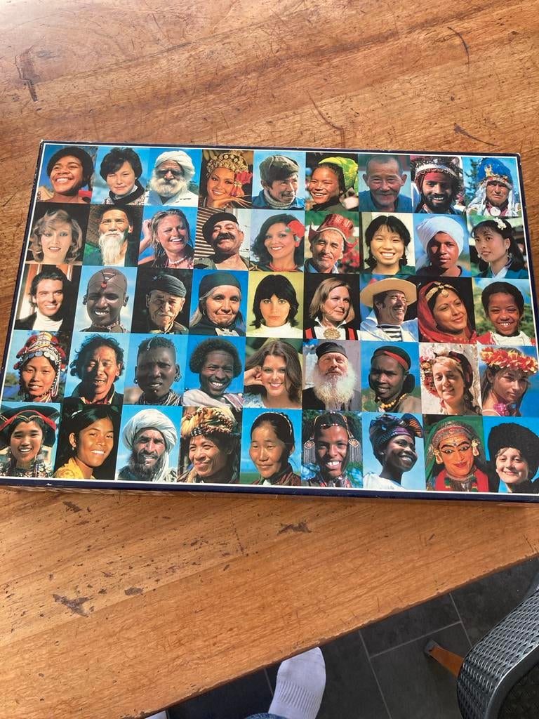 Jumbo Puzzel 5000 stukjes - Happy Faces, Ophalen of Verzenden, Meer dan 1500 stukjes, Gebruikt, Legpuzzel