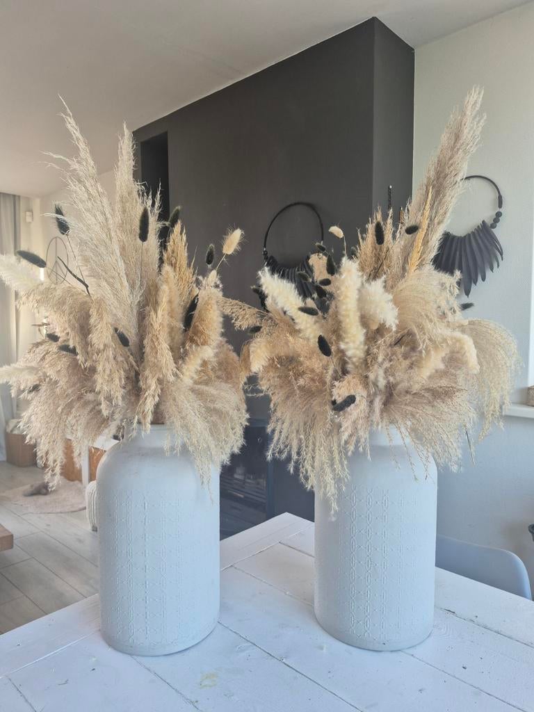 2 vazen met pampasgras, Huis en Inrichting, Woonaccessoires | Vazen, Zo goed als nieuw, Wit, 50 tot 75 cm, Aardewerk of Porselein