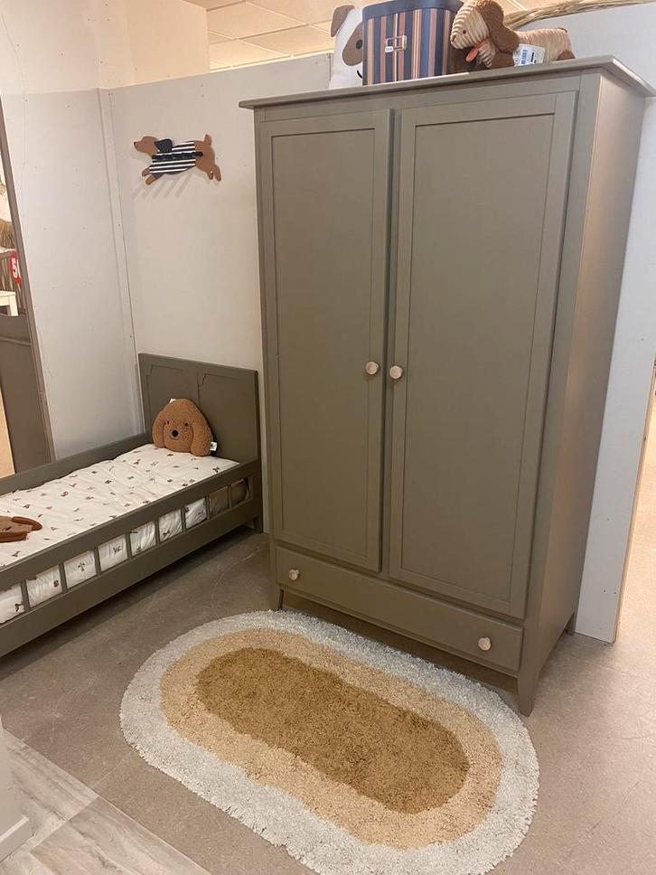 Kledingkast •Chien• by Juffrouw Kwast, Kinderen en Baby's, Kinderkamer | Commodes en Kasten, Gebruikt, 105 cm of meer, 100 cm of meer