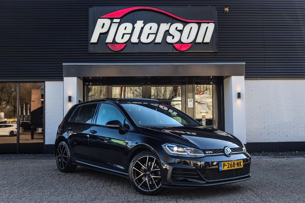 Volkswagen Golf 2.0 TDI GTD FACELIFT VITUAL PANO ACC DYN, Auto's, Gebruikt, Euro 6, Zwart, Bedrijf