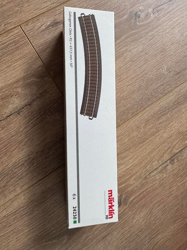 Märklin C-rail 24230 R2 gebogen rails (6 stuks), Ophalen, Wisselstroom, Rails, Zo goed als nieuw