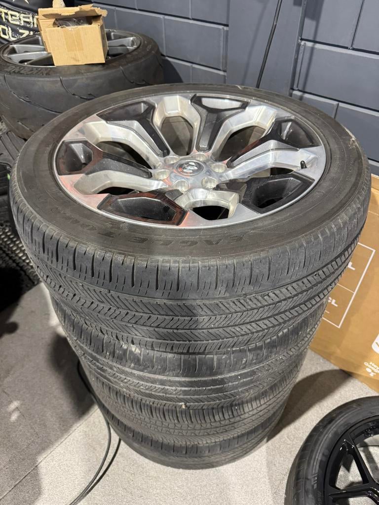 Wielen Dodge RAM 1500 Limited 22inch Goodyear 285/45R22, Overig, Gebruikt, 285 mm, Banden en Velgen