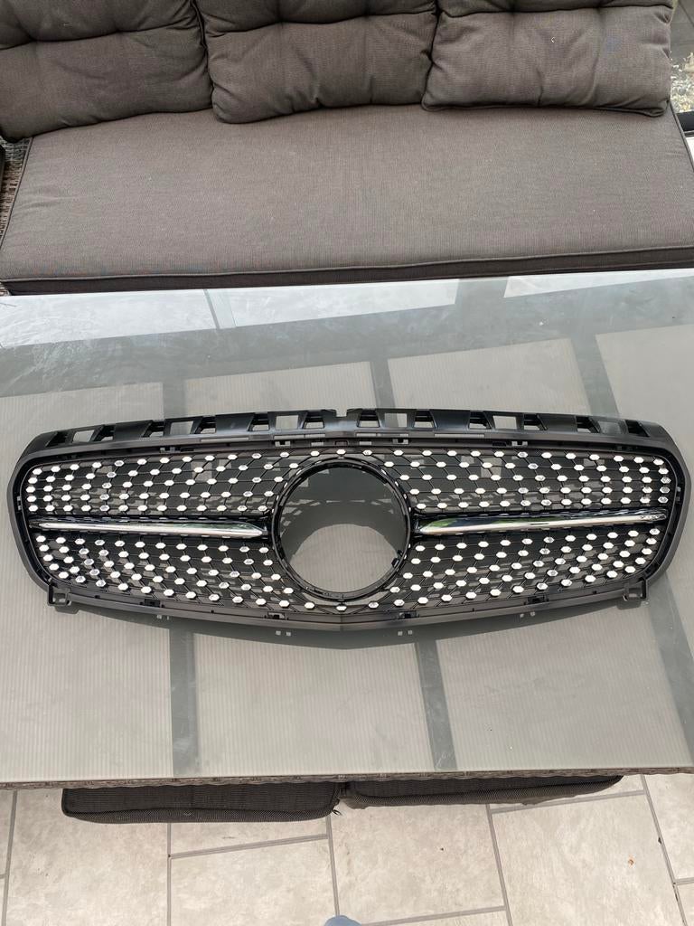 Zwarte glossy black diamond grill Mercedes A klasse W176, Ophalen, Voor, Mercedes-Benz, Nieuw