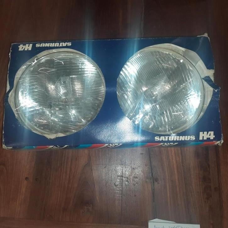 Saturnus H4 Lukas Koplampen Set - Nieuw in Doos, Auto-onderdelen, Verlichting, Ophalen of Verzenden, Nieuw, Universele onderdelen