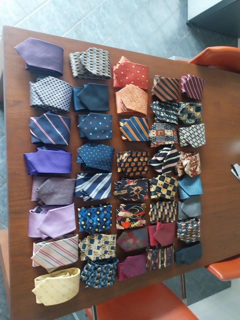 40 stropdassen: Disney, Winnie de Poeh, Looney Tunes & zijde, Overige kleuren, Ophalen of Verzenden, Disney, Looney Tunes, Met patroon