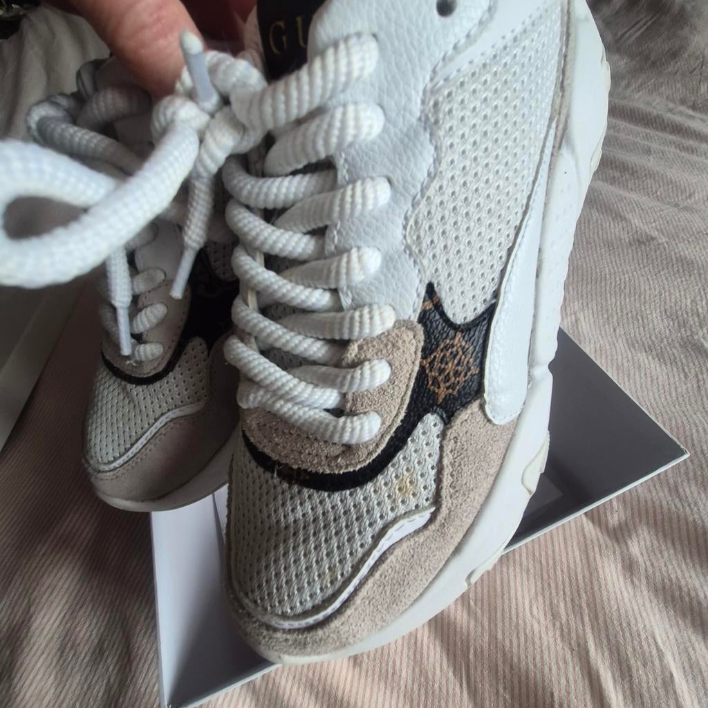 Guess sneakers maat 38 met originele doos, Guess, Wit, Ophalen of Verzenden, Sneakers of Gympen
