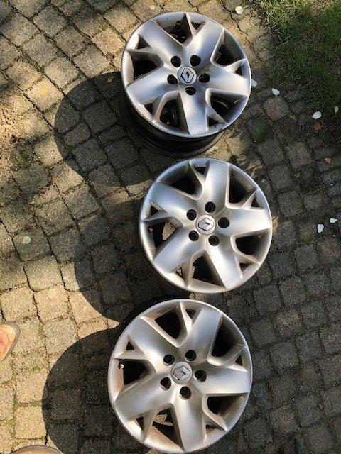 3x stalen velgen 16'' met Renault wieldoppen, Ophalen