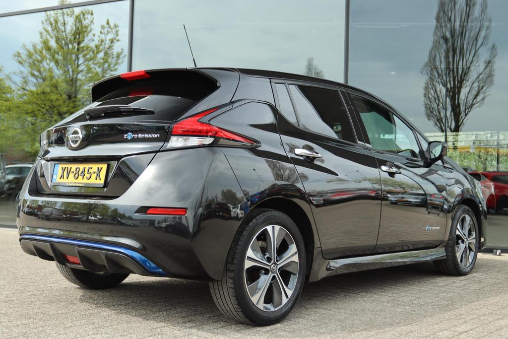 NISSAN LEAF N-CONNECTA 40 KWH | CARPLAY | 360 CAMERA | ADAPT, Auto's, Nissan, Stof, Gebruikt, 150 pk, Lichtsensor