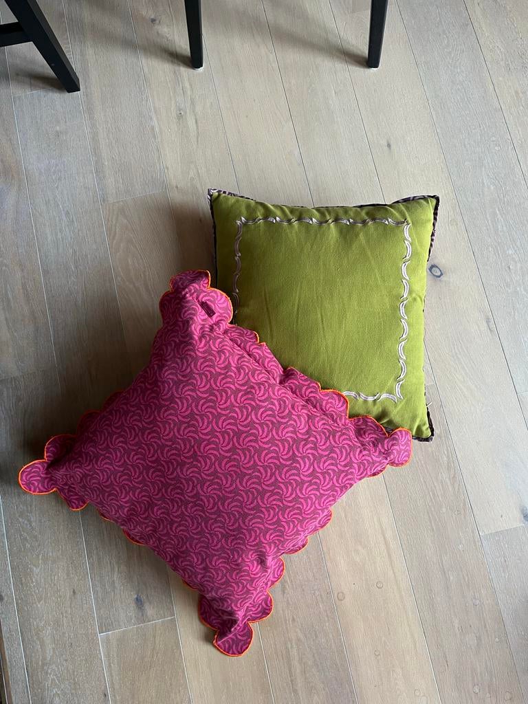 Set kussens Enkel art studio x Loods 5 (ook los te koop), Ophalen of Verzenden, Zo goed als nieuw, Roze, Vierkant