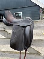 Custom Advantage R, bruin, maat M, 17,5 inch, Ophalen, Zo goed als nieuw, Dressuur