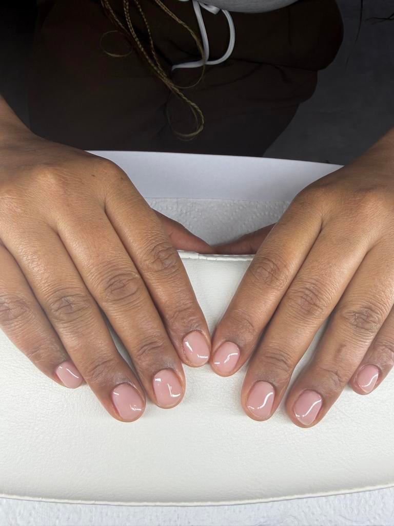 Manicure,Biab one by one wimpers en haar vlechten, Komt aan huis, Nagels lakken