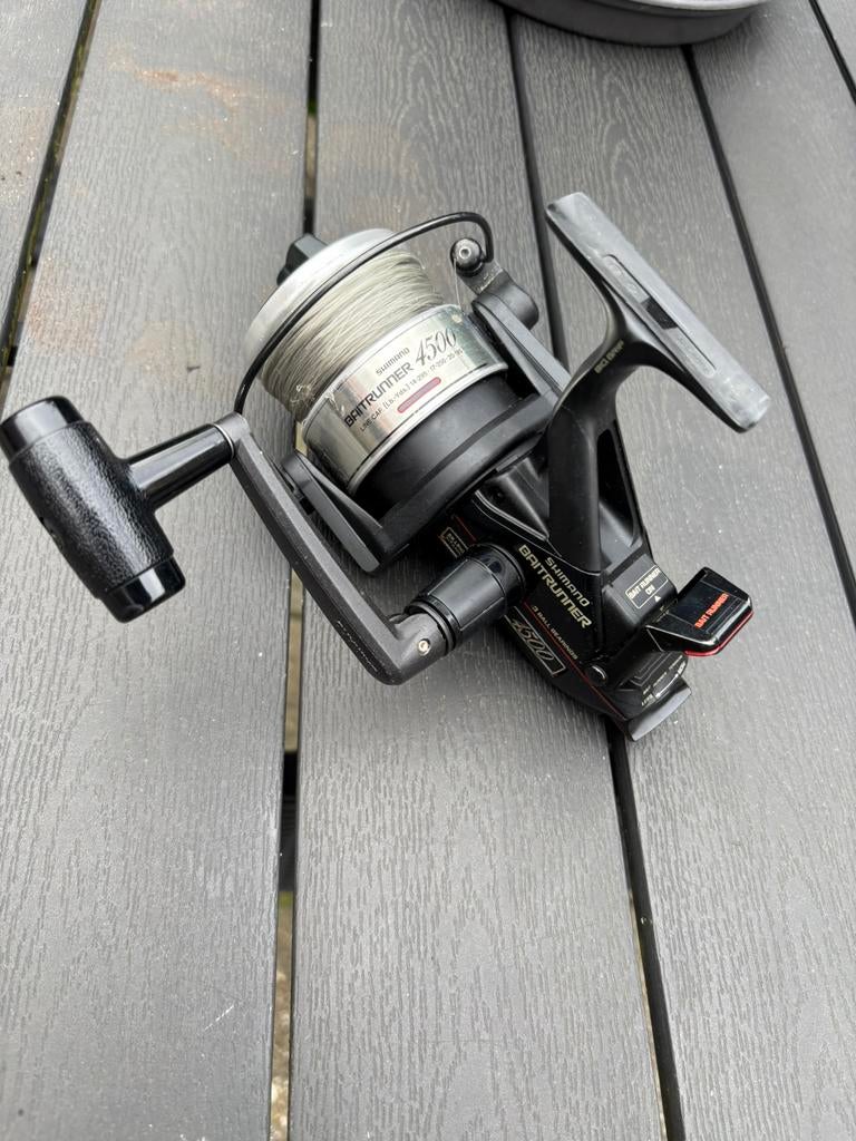 Shimano 4500 Baitrunner, Ophalen of Verzenden, Zo goed als nieuw, Molen