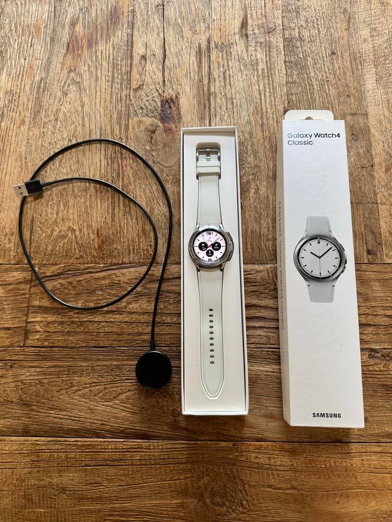 Samsung Galaxy Watch 4 Classic 42mm - Zo goed als nieuw, Sieraden, Tassen en Uiterlijk, Smartwatches, Afstand, Ophalen of Verzenden
