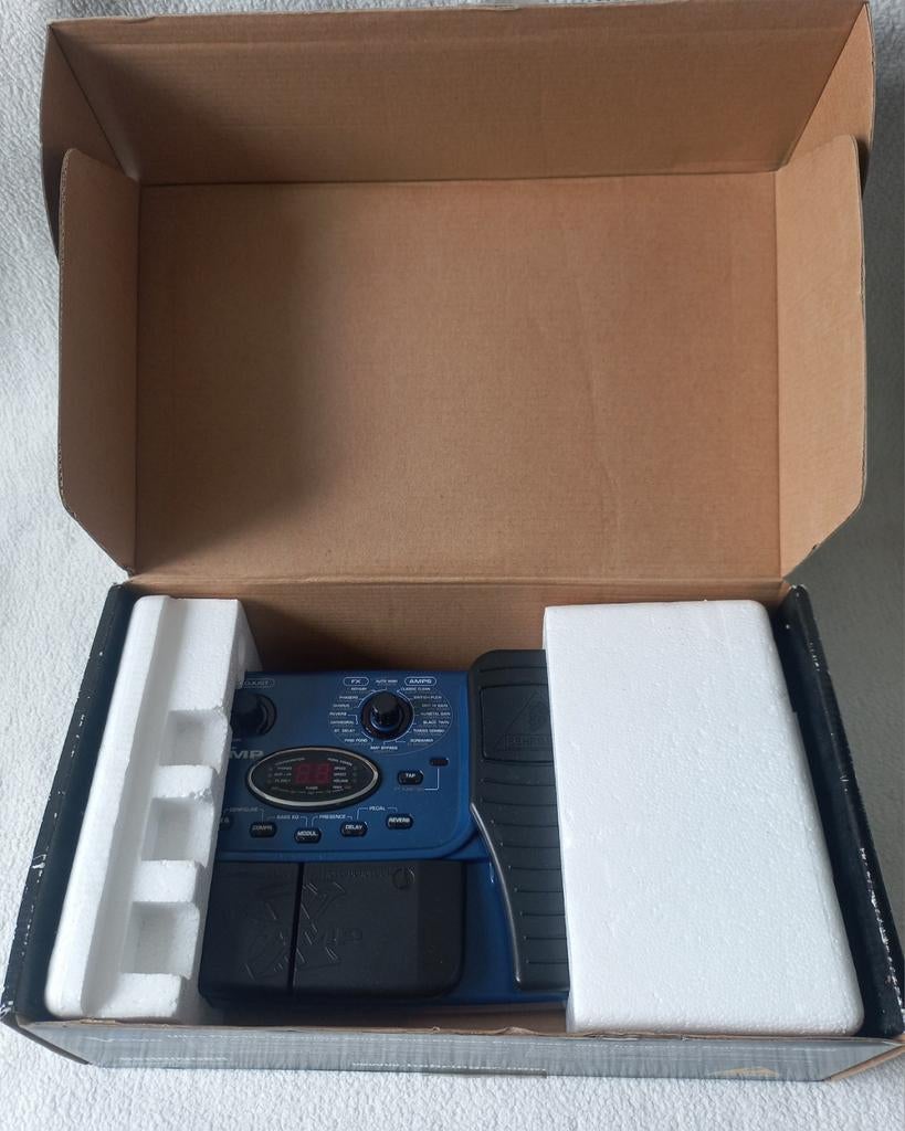 Behringer V-Amp mult effect processor met pedaal, Ophalen of Verzenden