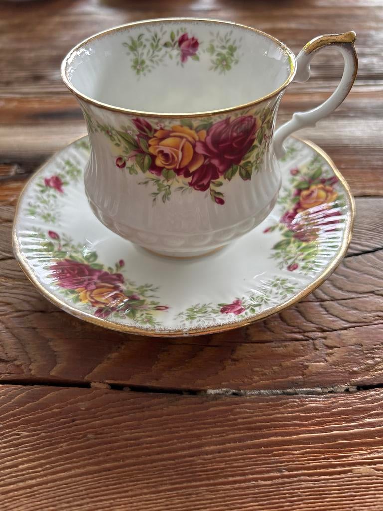 Queens Rosina China Co. Ltd. Stratford theekop en schotel, Antiek en Kunst, Antiek | Porselein, Ophalen of Verzenden