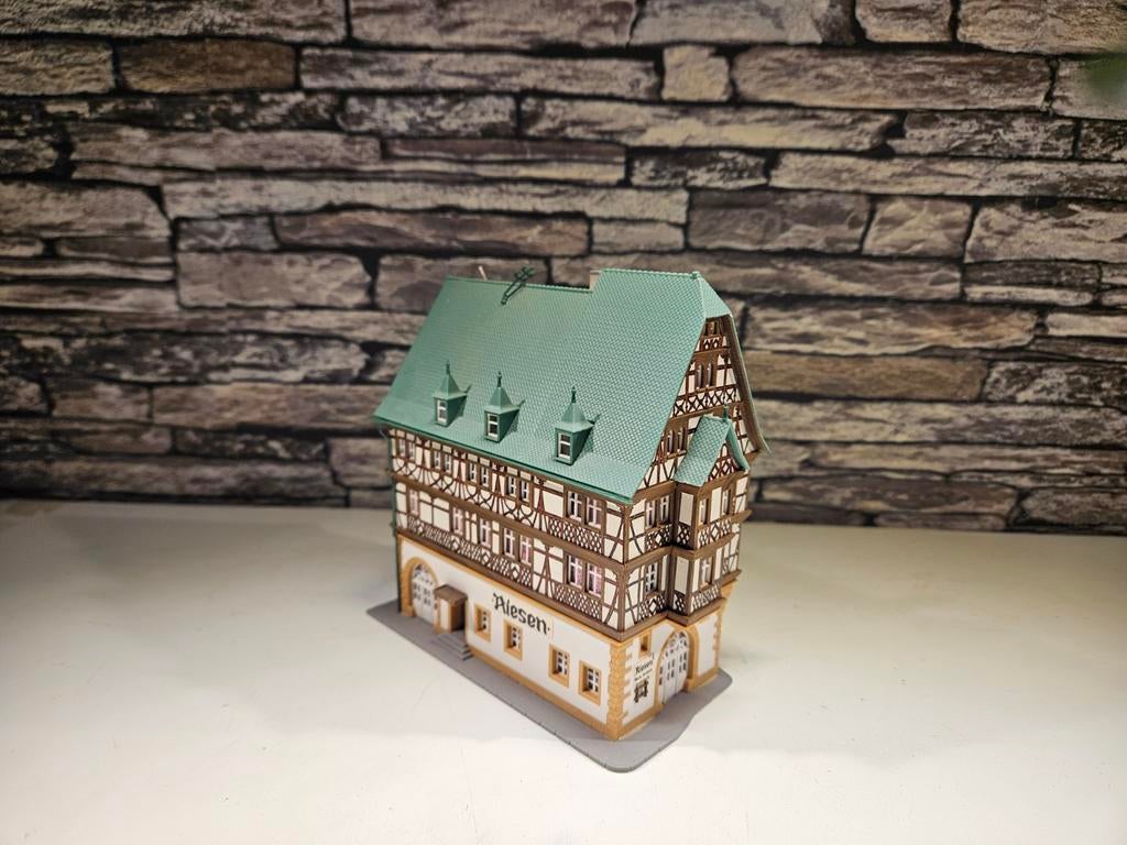 Vakwerkhuis Gasthof Riesen N spoor modeltrein 1:160, Overige merken, Gebruikt, Gelijkstroom of Wisselstroom, Brug, Tunnel of Gebouw