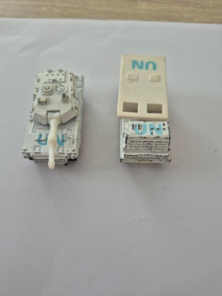 Twee un voertuigen, Ophalen of Verzenden