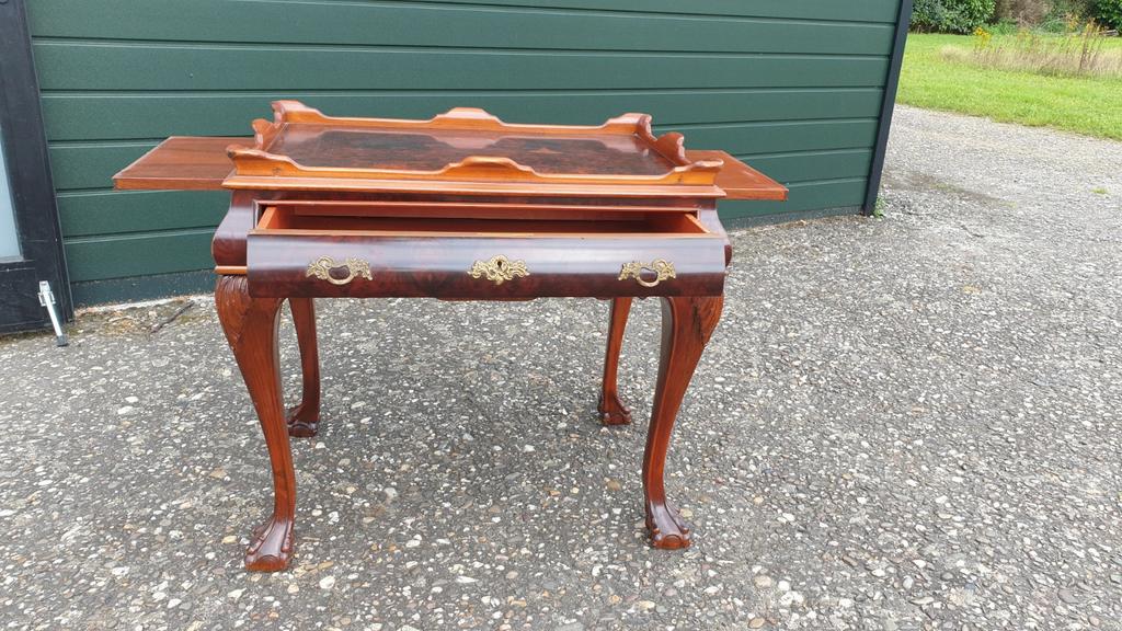 Chippendale theetafel met lade, Ophalen